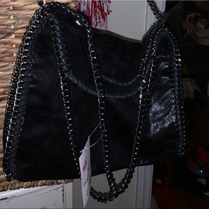 Great purse!! Can be worn two ways!